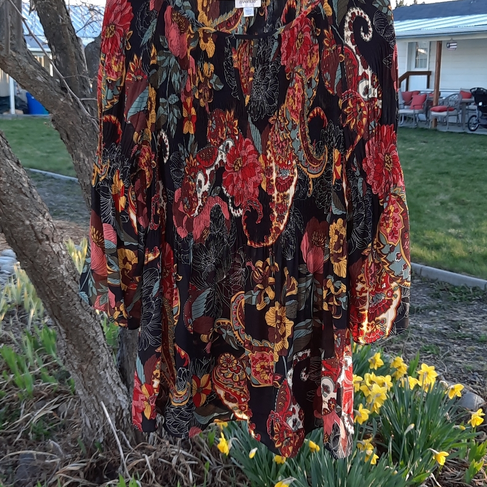 Blouse by avenue